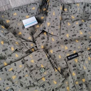 Columbia Button Up Shirt M Rogers Peak Print AOP Long Sleeve Hidden Pocket Camp